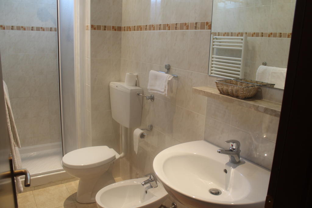 Albergo Vittoria Ovada Rum bild