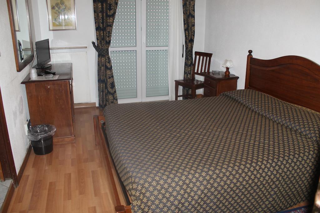 Albergo Vittoria Ovada Rum bild