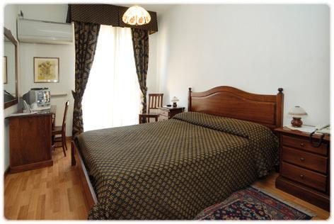 Albergo Vittoria Ovada Exteriör bild